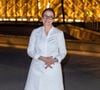 Anne-Sophie Pic explique que l’idée de ce bar lui est venue lors d’un voyage au Japon en 2008 : "Pour moi, boire un cocktail, c’est comme goûter un plat sous forme liquide. Il y a la même intention : créer un moment d’émotion".

Anne-Sophie Pic - Photo Call du « Le Grand Diner du Louvre « lors de la Fashion Week à Paris le 5 mars 2025. © Olivier Borde /Bestimage
