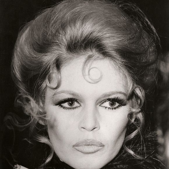 Ensemble, la célébrité et l'anonyme aurait vécu une liaison passionnée mais aussi tout à fait "ordinaire"...

Brigitte Bardot fumant, vers 1966. Photo par JRC Photo Library/The Hollywood Archive/Photoshot/Abaca