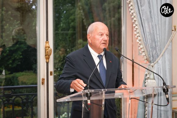 Exclusif - Marc Ladreit de Lacharrière - Quelques semaines après avoir ouvert la Journée de l'Assemblée nationale dédiée à l'Engagement, le samedi 11 avril 2026, M.Ladreit de Lacharrière a reçu Y.Braun-Pivet pour un prestigieux dîner du Cercle de la Revue des Deux Mondes, le 8 juin 2026. 
© Jack Tribeca / Bestimage