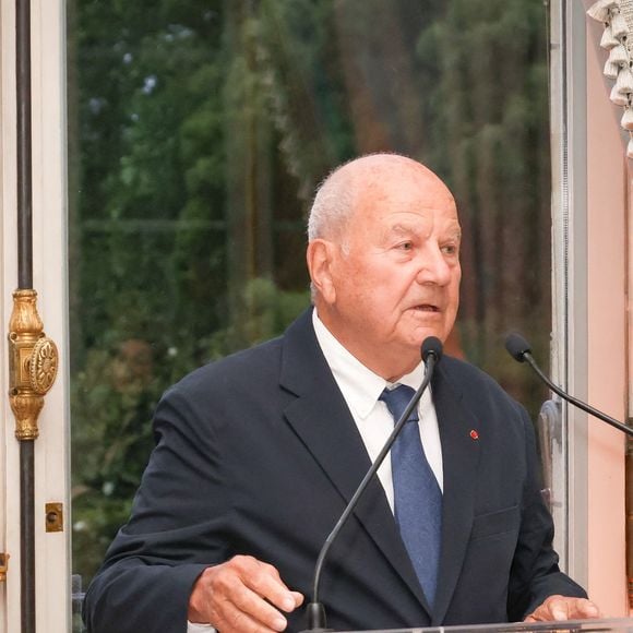 Exclusif - Marc Ladreit de Lacharrière - Quelques semaines après avoir ouvert la Journée de l'Assemblée nationale dédiée à l'Engagement, le samedi 11 avril 2026, M.Ladreit de Lacharrière a reçu Y.Braun-Pivet pour un prestigieux dîner du Cercle de la Revue des Deux Mondes, le 8 juin 2026. 
© Jack Tribeca / Bestimage
