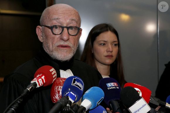 Maître Alain Jakubowicz, avocat de Nordhal Lelandais, lors du verdict du procès en assises, à Grenoble, France, le 18 février 2022. Nordhal Lelandais est condamné à la réclusion criminelle à perpétuité assortie d'une peine de sûreté de 22 ans, par la cour d'Assises de Grenoble. © Pascal Fayolle/Bestimage