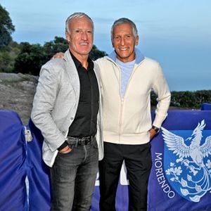 Didier Deschamps et Nagui durant soirée de clôture de la 1ere édition du festival Les Théâtrales d’Eze en plein air à l'oppidum du Col d'Eze avec la pièce "Brexit sentimental", le 8 août 2023. 
© Bruno Bebert / Bestimage