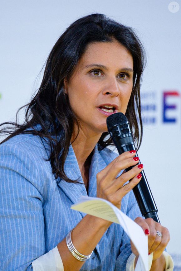 Apolline de Malherbe : Zoom sur son look audacieux avec jupe cuir et ...