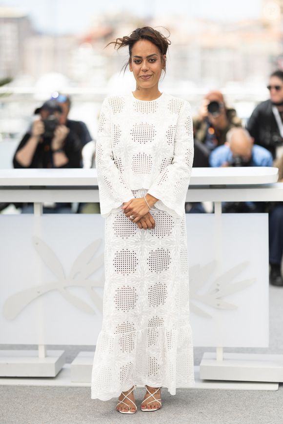 Amel Bent au photocall du film "Ma Frère" lors du 78ème Festival International du Film de Cannes, au Palais des Festivals à Cannes, France, le 22 mai 2025. © Jacovides-Moreau/Bestimage