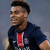 Le joueur du PSG Désiré Doué n'est pas la seule star de sa famille : qui sont Guéla et Yann, ces autres sportifs cotés du clan ?