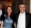 Julien et Hélène ont échangé regards complices, sourires et gestes tendres, ne cachant pas leur bonheur de se trouver dans un endroit aussi prestigieux que le Guildhall pour vivre une soirée magique.
Exclusif - Julien Clerc et sa compagne Hélène Grémillon arrivent au banquet d'état au Guildhall à Londres en marge de la visite du couple présidentiel français au Royaume Uni le 9 juillet 2025.
© Dominique Jacovides / Bestimage