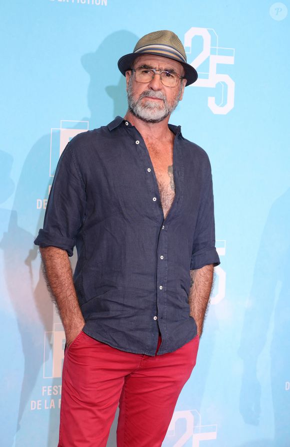 Eric Cantona - Photocall de la série "Brigade anonyme" lors de la 25ème édition du Festival de la fiction de la Rochelle le 13 septembre 2023. © Denis Guignebourg / Bestimage