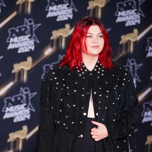 Louane - Photocall de la 26ème édition des NRJ Music Awards au palais des festivals de Cannes, le 1er novembre 2024. 
© Guignebourg / Bebert / Bestimage