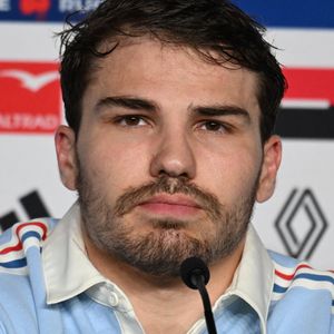 Antoine Dupont participe à une conférence de presse avant le match du Tournoi des Six Nations opposant la France à l'Angleterre au Stade de France à Saint-Denis, en France. 

Photo de Urman Lionel/ABACAPRESS.COM