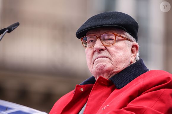 Le co-fondateur du Front National s'est éteint à l'âge de 96 ans le 7 janvier dernier. 

Jean-Marie Le Pen lors de son traditionnel hommage du 1er mai à Jeanne d'Arc - Paris le 1 er Mai 2017