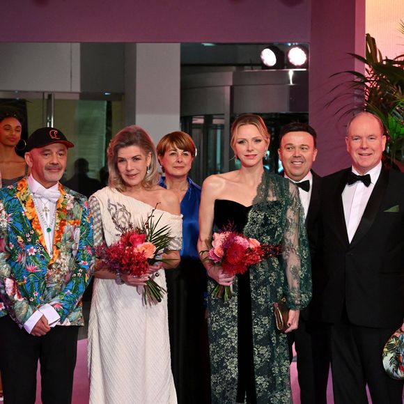 Nos confrères de "Monaco Matin" ont indiqué que les invités ont pu manger du dombré de Fouyapin, de la langouste, et des pois d'angole 

Christian Louboutin, la princesse Caroline de Hanovre, la princesse Charlene de Monaco et le prince Albert II de Monaco durant la 69ème édition du Bal de la Rose dans la Salle des Étoiles du Sporting Monte-Carlo à Monaco, le 29 mars 2025. © Bruno Bebert / Pool Monaco / Bestimage