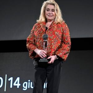 Catherine Deneuve - Remises de prix lors du 71ème Taormina Film Festival à Taormine (Italie) le 11 juin 2025. SGP / BESTIMAGE