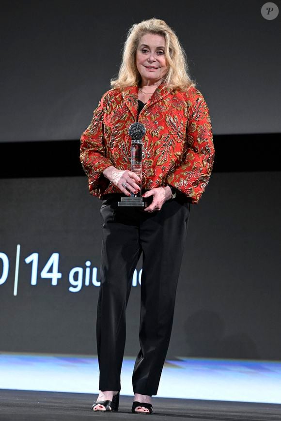 Catherine Deneuve - Remises de prix lors du 71ème Taormina Film Festival à Taormine (Italie) le 11 juin 2025. SGP / BESTIMAGE