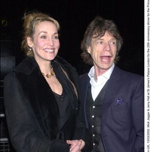 © LFI/ABACA. 35353-1. Londres (Royaume-Uni), 13/03/2002. Mick Jagger et Jerry Hall au palais Saint-James à Londres, à l'occasion du dîner organisé pour le 25e anniversaire de l'association « The Prince's ».