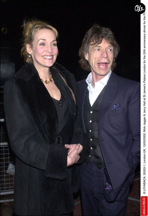 © LFI/ABACA. 35353-1. Londres (Royaume-Uni), 13/03/2002. Mick Jagger et Jerry Hall au palais Saint-James à Londres, à l'occasion du dîner organisé pour le 25e anniversaire de l'association « The Prince's ».