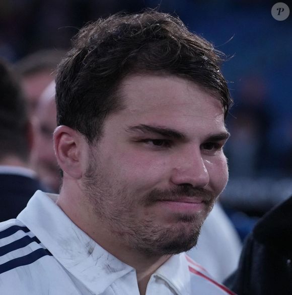 Antoine Dupont - L'équipe de France de rugby victorieuse face à l'Italie (73 - 24) lors du Tournoi des Six Nations à Rome, le 24 février 2025. 
© Laurent Lairys / PsnewZ / Bestimage