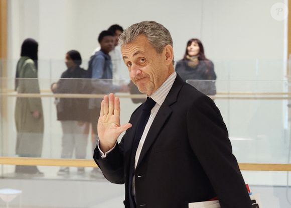 Nicolas Sarkozy arrive au tribunal pour les réquisitoires dans le cadre de son procès des soupçons de financement libyen de sa campagne éléctorale de 2007, le 26 mars 2025.
© Denis Guignebourg / Bestimage