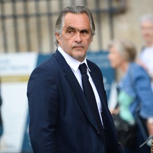 Emmanuel Chain - Arrivées aux obsèques de Jean-Paul Rappeneau en l'église Saint-Sulpice à Paris le 10 septembre 2026. ©Agence/Bestimage