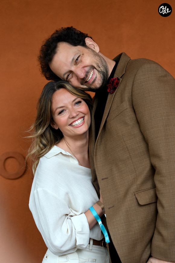 En effet, elle regrette que le corps médical ne mette pas assez en garde les femmes sur ce risque et aurait préféré être mieux informée...

Gennifer Demey et Eric Antoine au Village lors du tournoi de Roland-Garros, le 7 juin 2025 à Paris, en France. Photo : Abaca