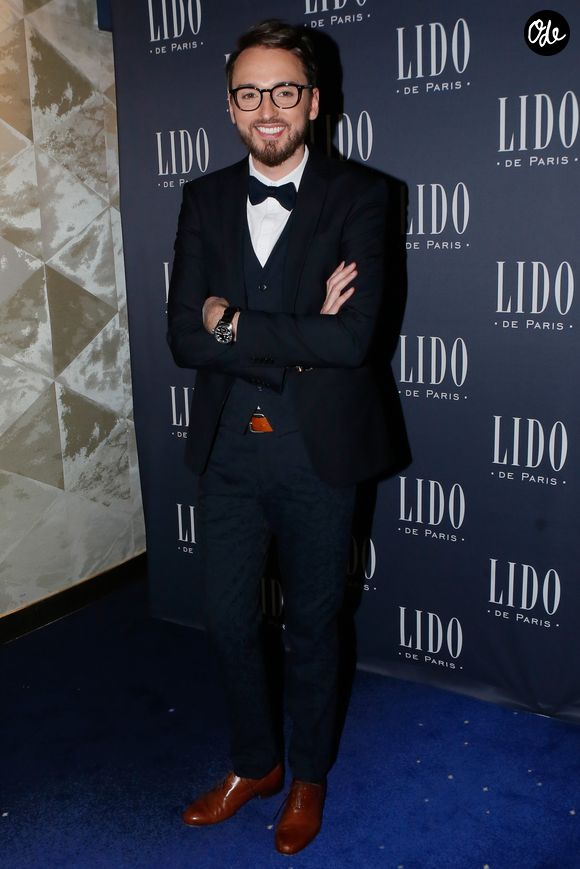 Il est retourné vivre dans le Val-d'Oise, où il a grandi, un choix qu’il ne regrette pas.

Christophe Willem - Photocall à l'occasion de la présentation du nouveau spectacle du Lido "Paris Merveilles" à Paris, le 8 avril 2015.  |Photocall à l'occasion de la présentation du nouveau spectacle du Lido à Paris