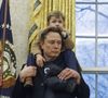 Elon Musk est devenu papa pour la quatorzième fois
Le président Donald Trump et Elon Musk, accompagné de son fils X, donnent une conférence de presse pour défendre les premières coupes budgétaires du Department of Government Efficiency (DOGE) dirigé par le patron de Space X et Tesla.
Washington.