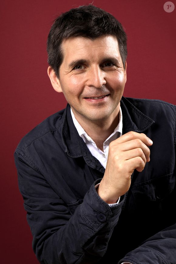 Il explique ce changement par des audiences insuffisantes, rappelant de manière pragmatique qu'"on connaît les règles du jeu"

Info - Thomas Sotto va faire son retour sur M6 Info plus de 10 ans après ses adieux à "Capital" - Info du 24/02/2019 - Thomas Sotto de retour à la radio. Il remplacera en septembre M.O. Fogiel sur RTL - Portrait de Thomas Sotto à Paris le 3 mai 2018. © Cédric Perrin/Bestimage