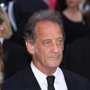 Vincent Lindon - Montée des marches du film « Le deuxième acte » pour la cérémonie d’ouverture du 77ème Festival International du Film de Cannes, au Palais des Festivals à Cannes. Le 14 mai 2024 (Agence/Bestimage).