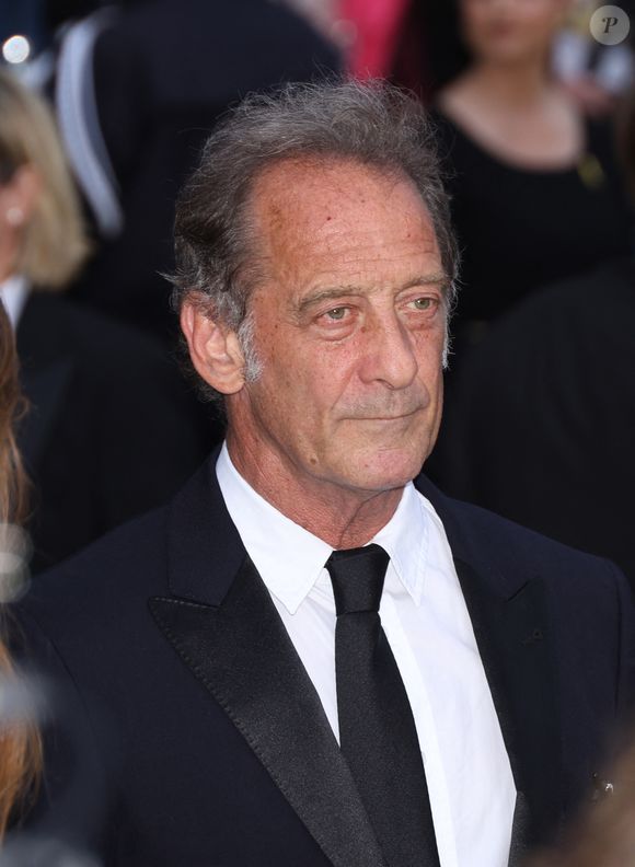Vincent Lindon - Montée des marches du film « Le deuxième acte » pour la cérémonie d’ouverture du 77ème Festival International du Film de Cannes, au Palais des Festivals à Cannes. Le 14 mai 2024 (Agence/Bestimage).