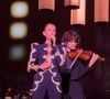 Originaire de Vannes, il est le seul instrumentiste français au sein de la formation de la chanteuse.

Simon Royer partage la scène avec Céline Dion. Capture d'écran Instagram