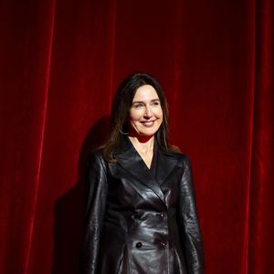 ou encore Elsa Zylberstein 

Exclusif - Elsa Zylberstein sur la scène du concert solidaire pour les enfants de la guerre "Ensemble à l'Olympia" à Paris présenté par EliseCare le 10 février 2025
© Jack Tribeca / Pierre Perusseau / Bestimage