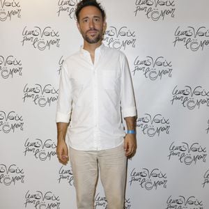 Charlie Winston au Photocall de la 10ème édition de la soirée "Leurs voix pour l'espoir" au profit de la recherche contre le cancer du pancréas (fondation ARCAD) à l'Olympia à Paris le 17 octobre 2022. © Marc Ausset-Lacroix / Perusseau / Bestimage