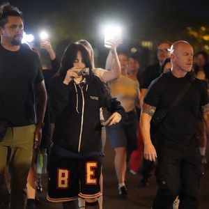À 23 ans, la jeune artiste native de Los Angeles a offert un show entre intime et grandiose, à l'Accor Arena. 

Billie Eilish à Paris, en juin 2025. Backgrid USA / Bestimage