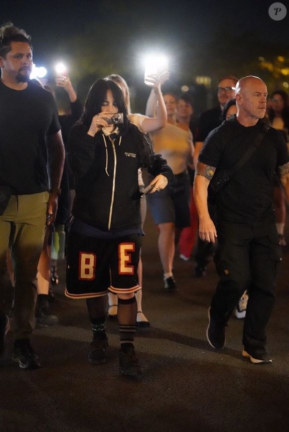 À 23 ans, la jeune artiste native de Los Angeles a offert un show entre intime et grandiose, à l'Accor Arena. 

Billie Eilish à Paris, en juin 2025. Backgrid USA / Bestimage