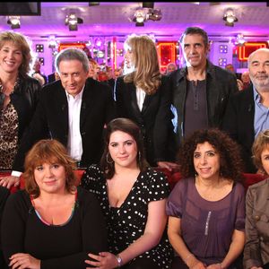 Cette grande actrice ne manie pas la langue de bois

Marie Pascale Osterrieth, Michel Drucker, Arielle Dombasle, Julien Clerc, Gerard Jugnot, Michel Blanc, Michele Bernier, Charlotte Gaccio, Isabelle De Botton & Miou-Miou – enregistrement de l’émission Vivement Dimanche'.  Guillaume Gaffiot/Bestimage