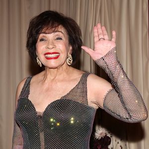 Dame Shirley Bassey lors du 77ème Gala de la Croix-Rouge, salle des Etoiles à Monaco le 18 juillet 2026.
© Claudia Albuquerque/Bestimage
