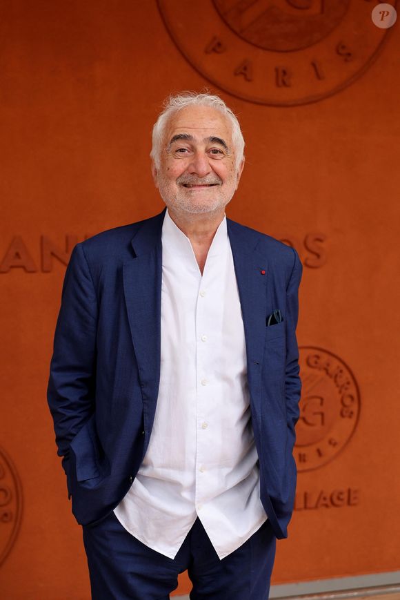 Guy Savoy - Les célébrités au photocall du village lors des Internationaux de France de Tennis de Roland Garros 2026. Paris, le 31 mai 2026. © Jacovides / Bestimage