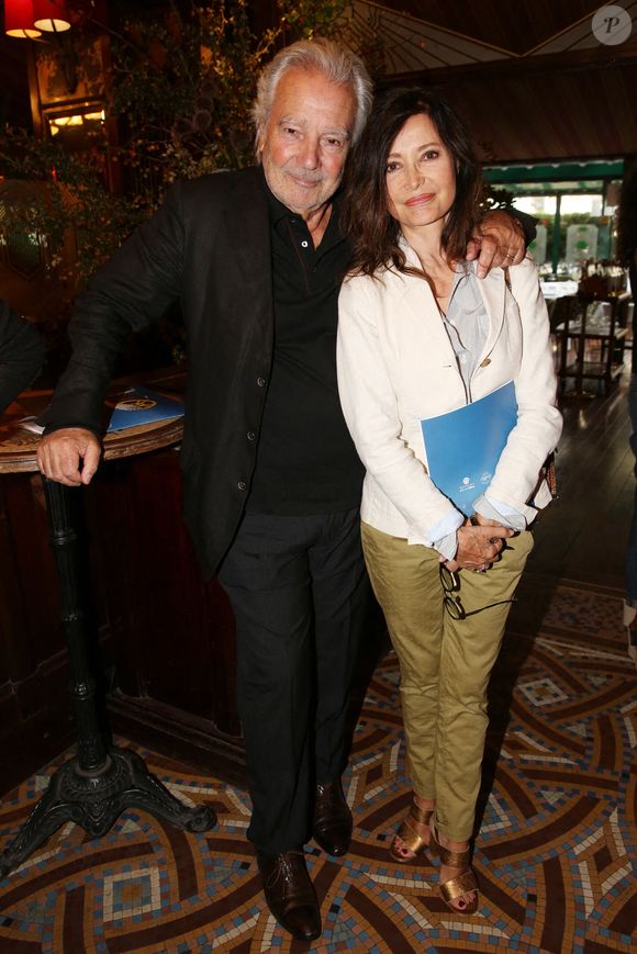 Pierre Arditi et Evelyne Bouix lors de la soirée de présentation de la première édition du Festival CinéRoman, à la Closerie des Lilas, a Paris, France le 16 Septembre 2019. Photo par Jerome Domine/ABACAPRESS.COM