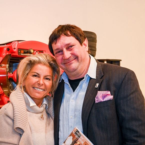 Exclusif - Caroline Margeridon (Affaire conclue sur France 2) , dédicace son livre "Libre!" dans la boutique Haute Antiques 207 de son ami et collègue dans l'émission Stéphane Vanhandenhoven à Bruxelles le 14 novembre 2021. © Frédéric Andrieu / Bestimage