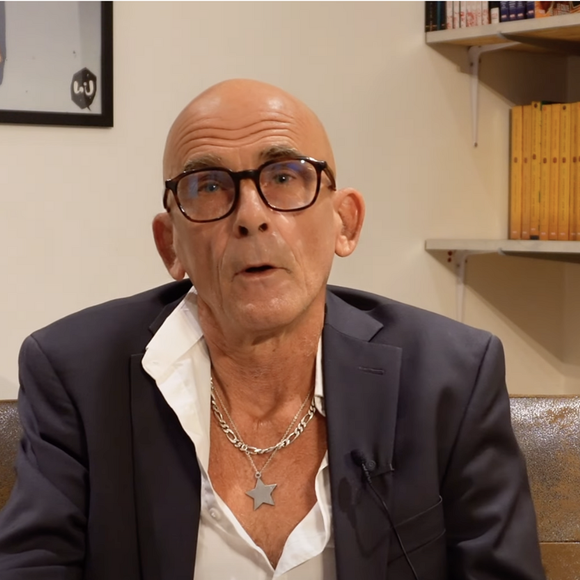 C'est son cousin Emmanuel Karsen, figure emblématique du doublage français, qui est mort à l'âge de 62 ans.

Capture d'écran YouTube