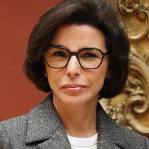 La ministre de la Culture Rachida Dati lors de la remise en place de la monumentale toile d'Eugène Delacroix © Denis Guignebourg/Bestimage