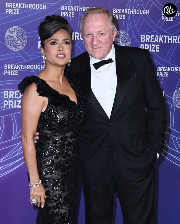 Salma Hayek-Pinault et son mari François-Henri Pinault - Photocall de la 12éme cérémonie de remise des prix Breakthrough à Los Angeles le 18 février 2026.

© Bestimage