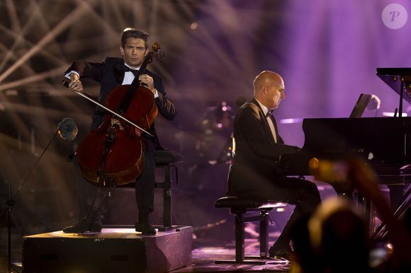 Exclusif - Gautier Capuçon, Jérôme Ducros - 13ème édition du Concert de Paris aux pieds de la Tour Eiffel à l’occasion de la fête nationale du 14 juillet proposé par Radio France, France Télévisions, la Ville de Paris, et Électron Libre Productions.

© Perusseau / Clovis / Bestimage