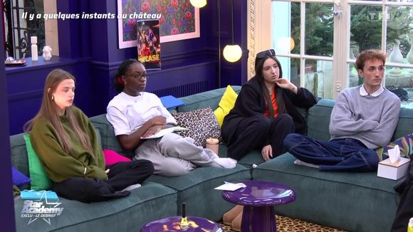 À la clé pour les candidats : une immunité et surtout une qualification directe pour les demi-finales.

Les élèves de la "Star Academy" ont passé les évaluations devant leurs professeurs.  Photo par TF1