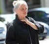 Malgré son visage fermé, en raison du contexte de ce triste événement,

Isabelle Nanty, semble aller beaucoup mieux depuis son grave accident en VTC sur l'autoroute A10, à la sortie des obsèques de la chanteuse Guesch Patti au Crématorium du Père-Lachaise à Paris, France, le 3 juillet 2026. Isabelle Nanty a accompagné son amie la chanteuse Guesch Patti jusqu'à son dernier souffle. © Bestimage