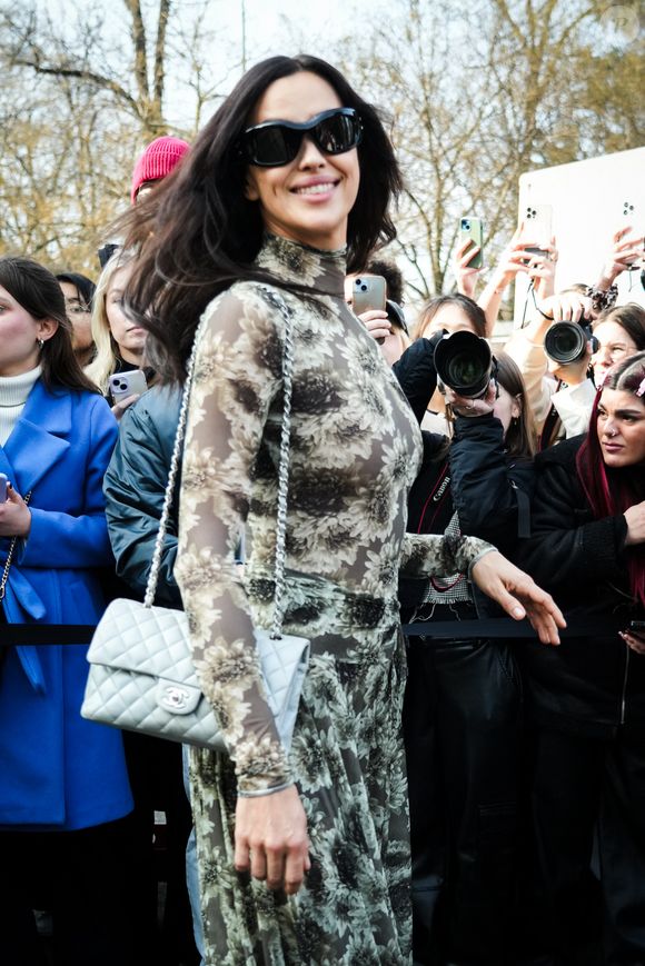 Irina Shayk au Tod’s fashion show pendant la Fashion Week de Milan le 28 février 2025© Lucia Sabatelli/Bestimage