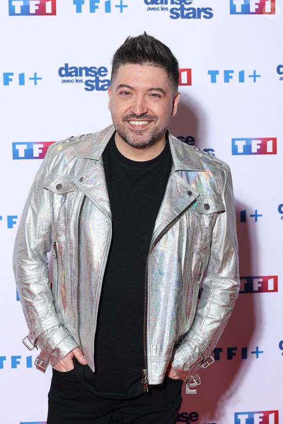 Chris Marques participe au photocall de Danse Avec Les Stars dans les studios de TF1 le 25 janvier 2024 à Paris, France. Photo de Nasser Berzane/ABACAPRESS.COM