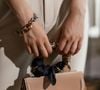 Toutefois, de grandes enseignes abordables proposent des modèles variés pour adopter ce style sans se ruiner.