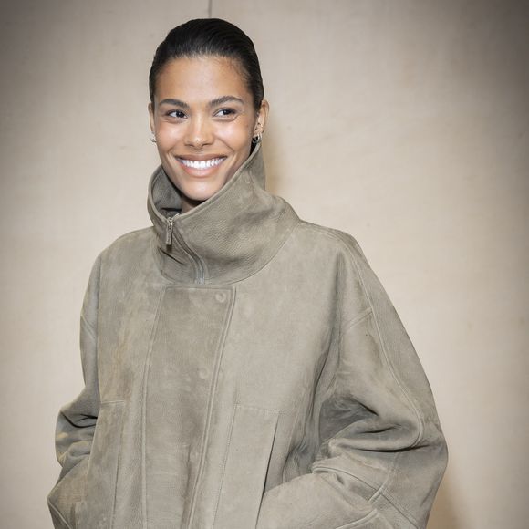 "J'essaie de ne pas trop boire d'alcool et je me lave le visage uniquement avec de l'eau." 

Tina Kunakey - Photocall du défilé Jacquemus au 51 rue Raynouard lors de la Fashion Week Masculine prêt-à-porter Automne/Hiver 2025-2026 à Paris, le 26 janvier 2025. 
© Olivier Borde / Bestimage