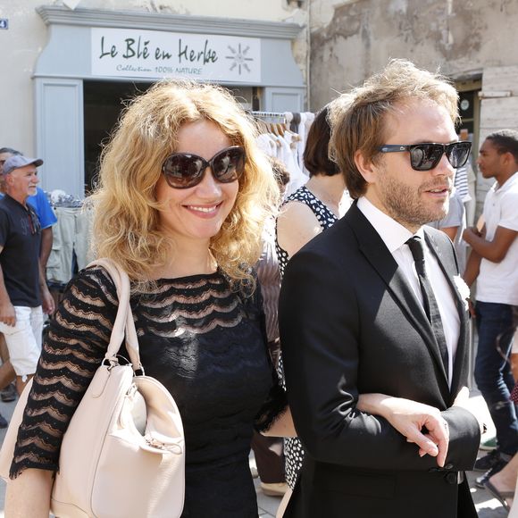 Marine Delterme et son mari Florian Zeller - Mariage religieux de Vincent Labrune (Président de l'Olympique de Marseille) et de Laetitia de Luca à 15h à l'église collégiale Saint-Martin de Saint-Rémy-de-Provence, le 6 juin 2015. Le vin d'honneur s'est ensuite déroulé sur la Place Favier à 17h, et la soirée a eu lieu à 20h au "Mas des Amis", la propriété des Labrune.
©Agence / Bestimage