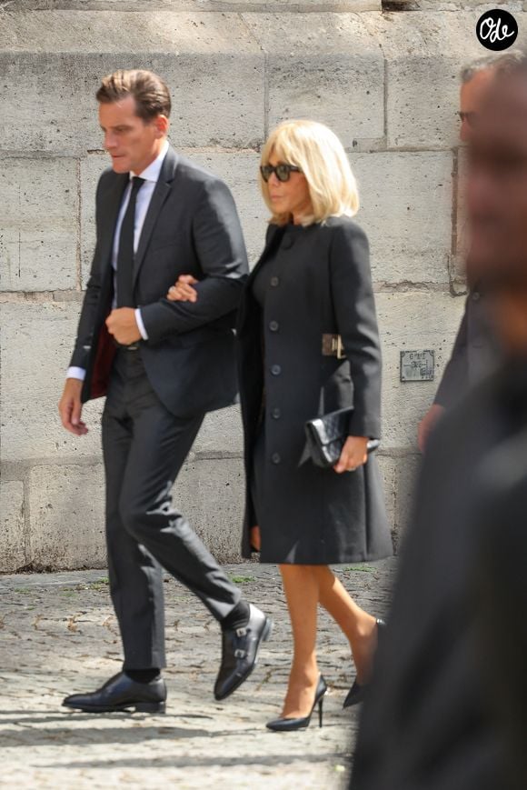 Guest, Brigitte Macron - Arrivées aux obsèques de Mathilde Favier en l'église Saint-Sulpice à Paris le 31 aout 2026. © Dominique Jacovides-Cyril Moreau/Bestimage
